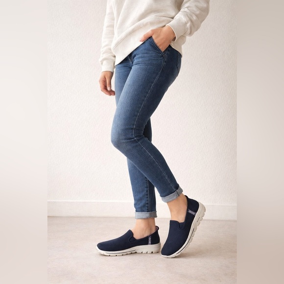 Skechers Shoes - Skechers GOwalk Slip-On Sneakers Women’s Size 6 Navy Excellent Condition